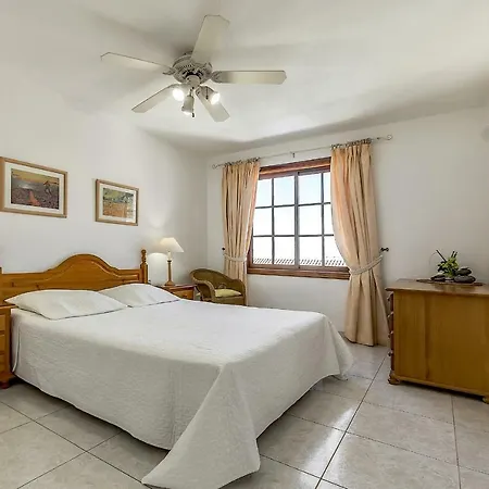 First Line Front 2 Bedroom Gigantes